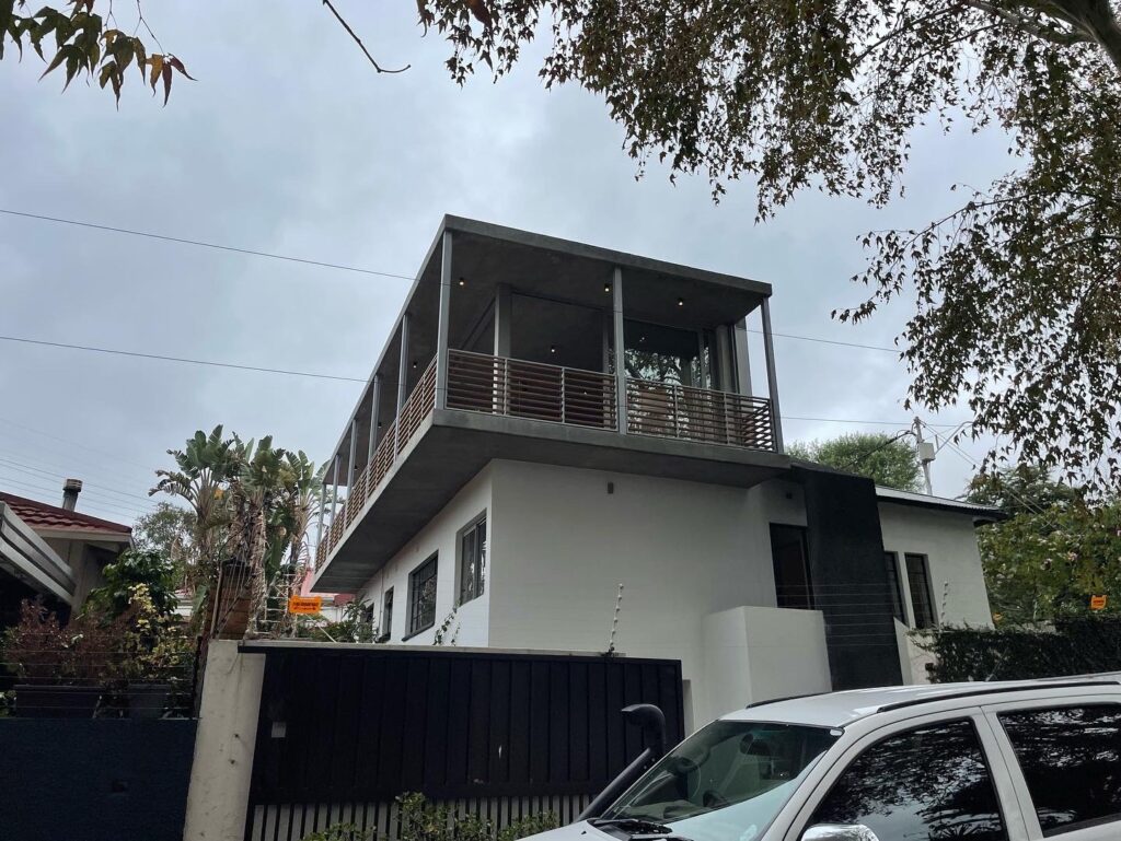 Exterior View - De Wet House